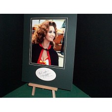 PORTER Nyree Dawn The Protectors Signed Display UACC COA