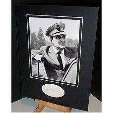 MACNEE Patrick James Bond A View to a Kill Genuine Signed Display UACC COA MACNEE Patrick James Bond A View to a Kill Genuine Signed Display UACC COA